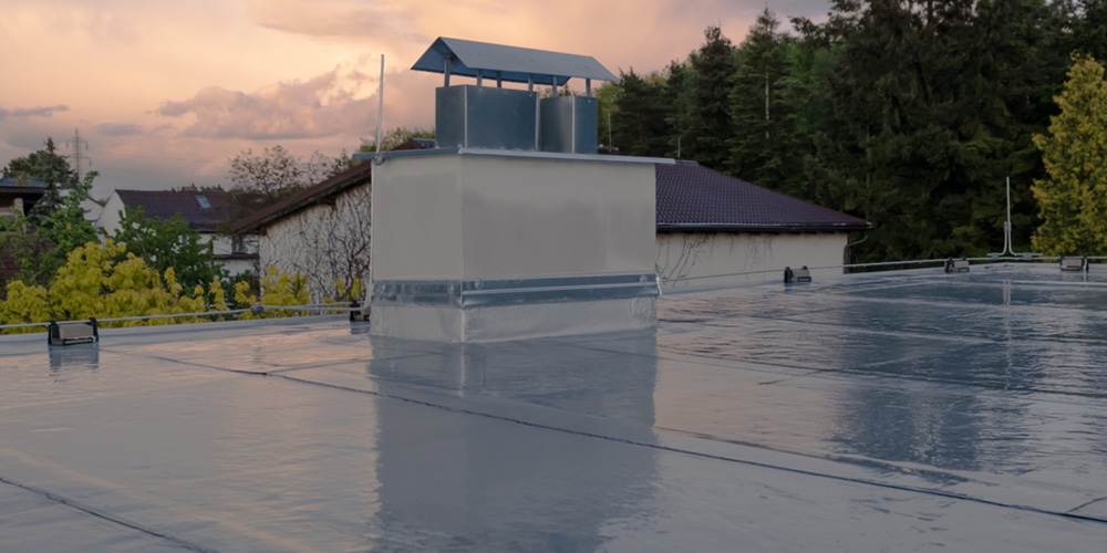 Flat roof with ethylene-propylene rubber coating